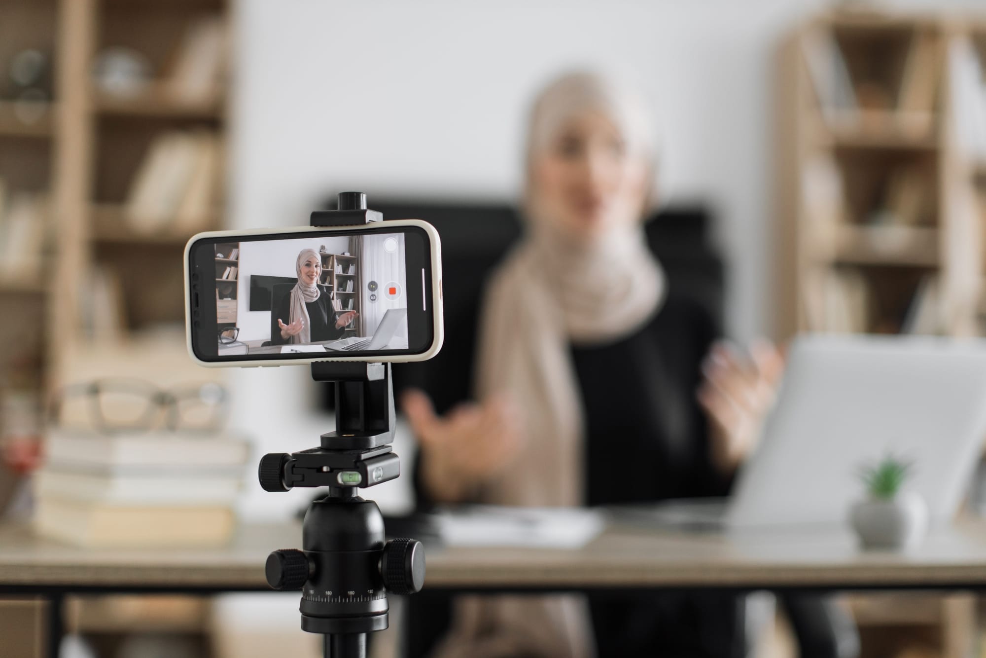 How Non-Instructional Designers Can Still Use Videos In their Online Classes